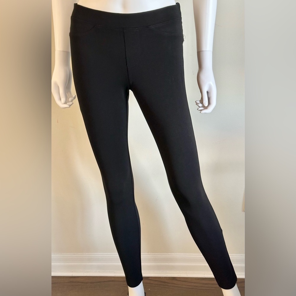 HUE Women's Size Small Black Leggings